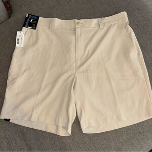 Roundtree and Yorke Performance light khaki shorts, size 40